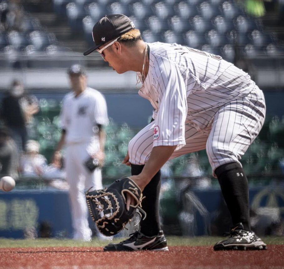 千葉ロッテマリーンズ 山口航輝選手2023年オーセンティックユニフォーム - 応援グッズ