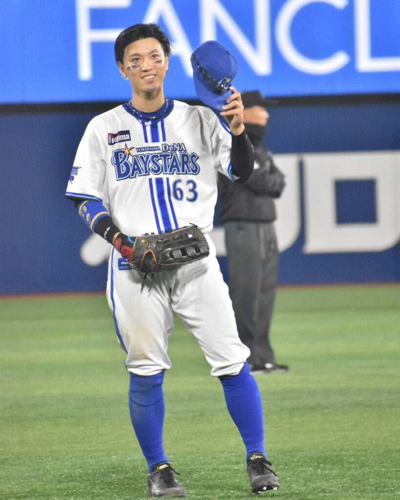 メーカーの方から頂きました横浜DeNAベイスターズ関根大気選手モデル