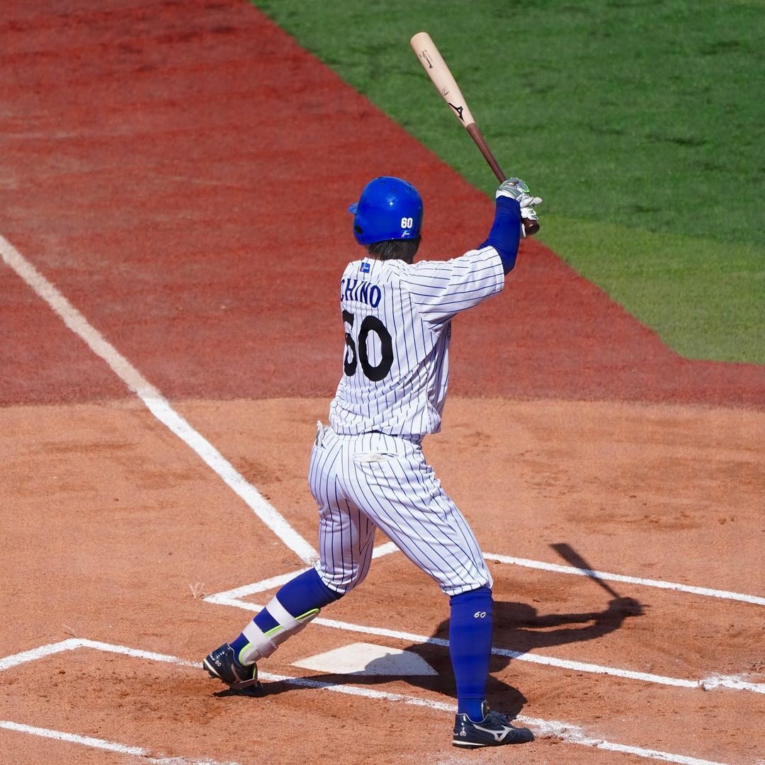 横浜DeNAベイスターズ 60 知野 直人（ちの なおと）の使用ギア 2023