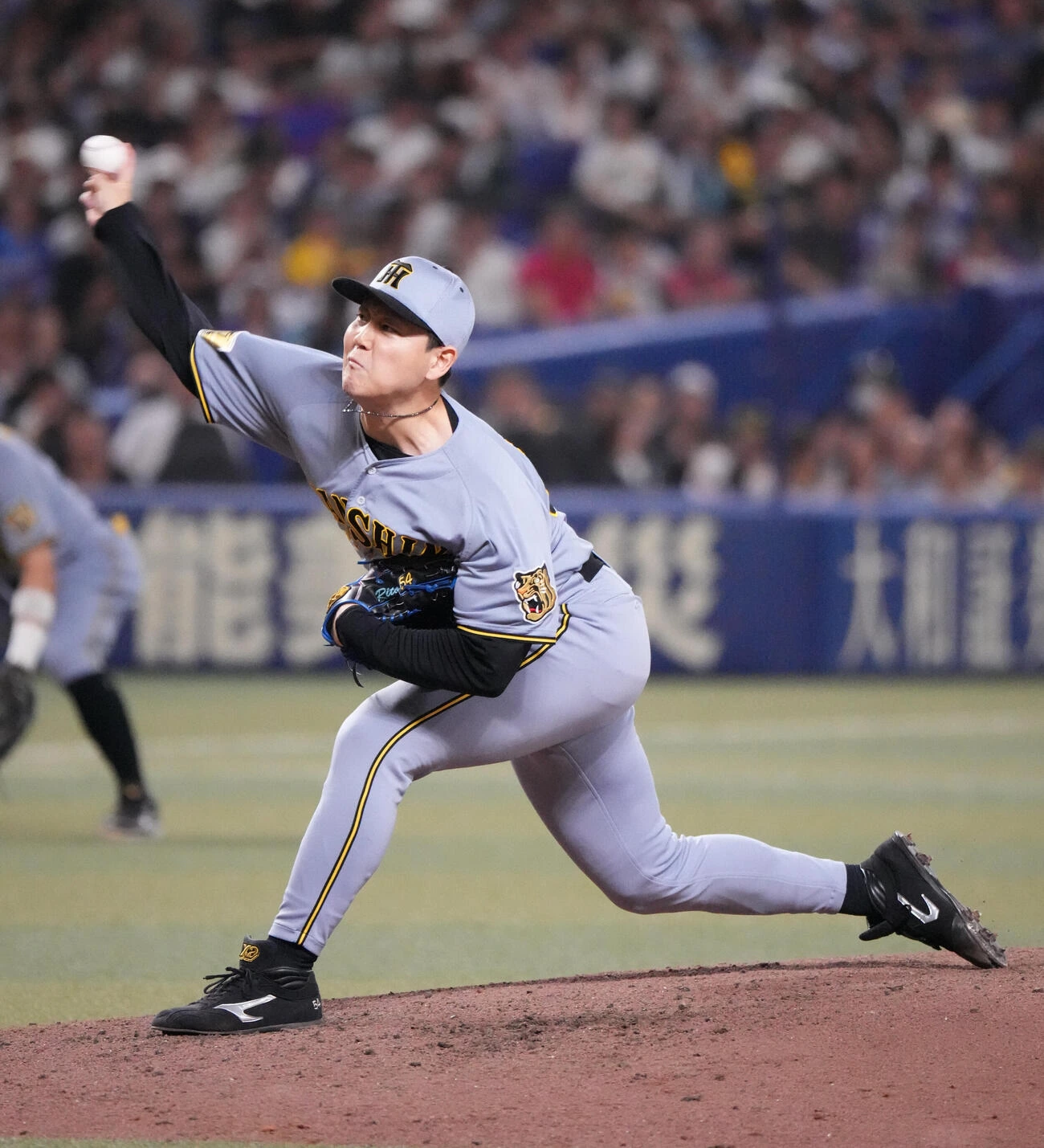 木下里都 ハイゴールド スパイク