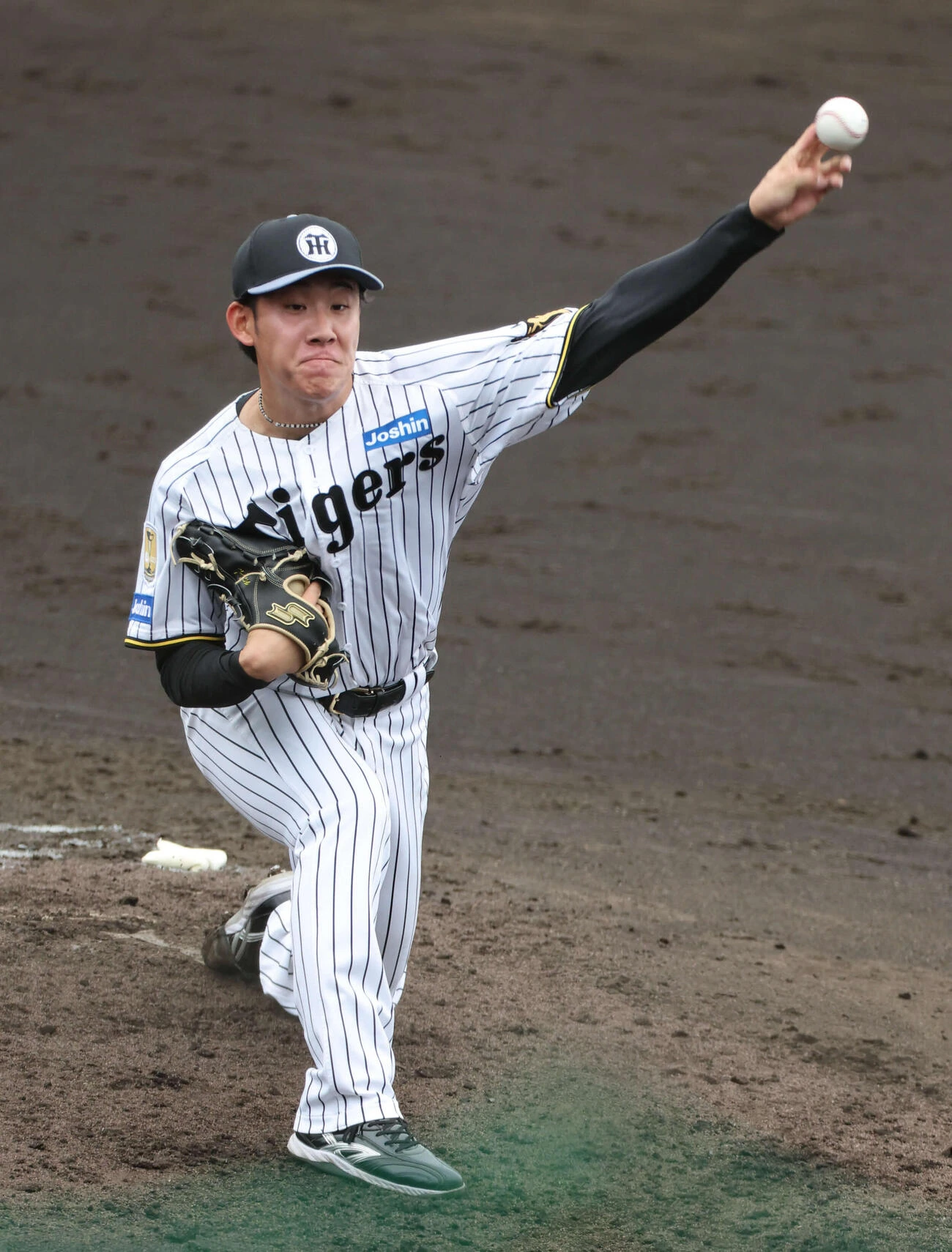富田蓮 アシックス スパイク